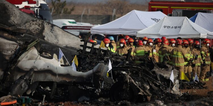 AT LEAST 122 PEOPLE DEAD IN SOUTH KOREA PLANE CRASH