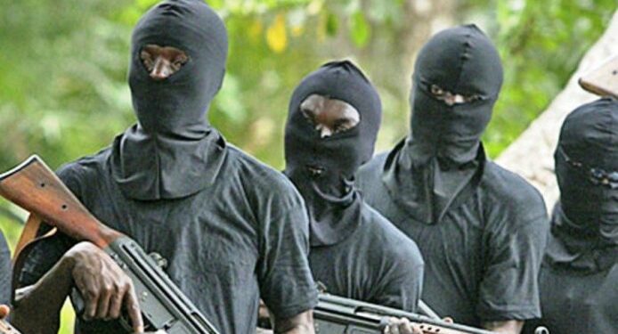 ODO-APE YOUTHS PROTEST, AS GUNMEN KILLS SUNDAY AIYEDERO AND ONE OTHER IN KABBA-BUNU