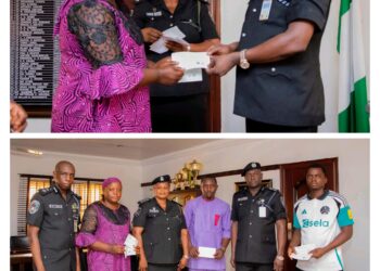 OGI POLICE COMMAND DISBURSES GROUP LIFE ASSURANCE AND IGP FAMILY WELFARE SCHEMES CHEQUES WORTH OVER ELEVEN MILLION NAIRA TO THE FAMILIES OF FALLEN POLICE OFFICERS – PR/MLC Tv