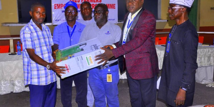 DANGOTE CEMENT CREATES 50 AGRIC ENTREPRENEURS